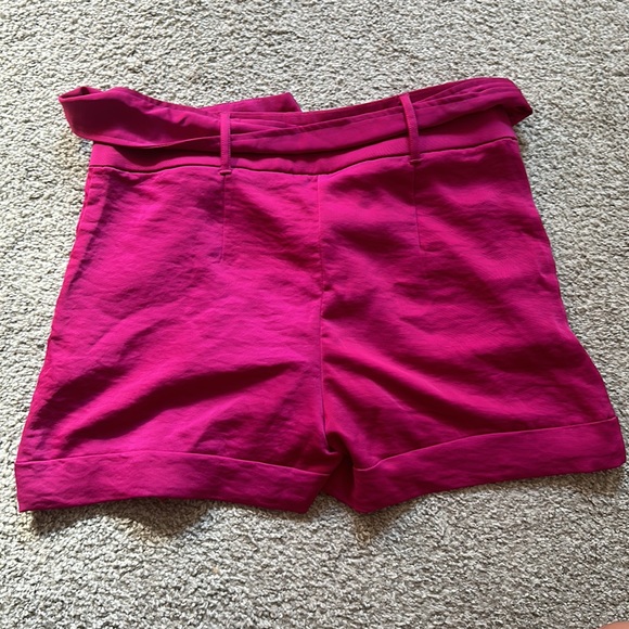 Express sateen style shorts in fuchsia/raspberry - Picture 4 of 5